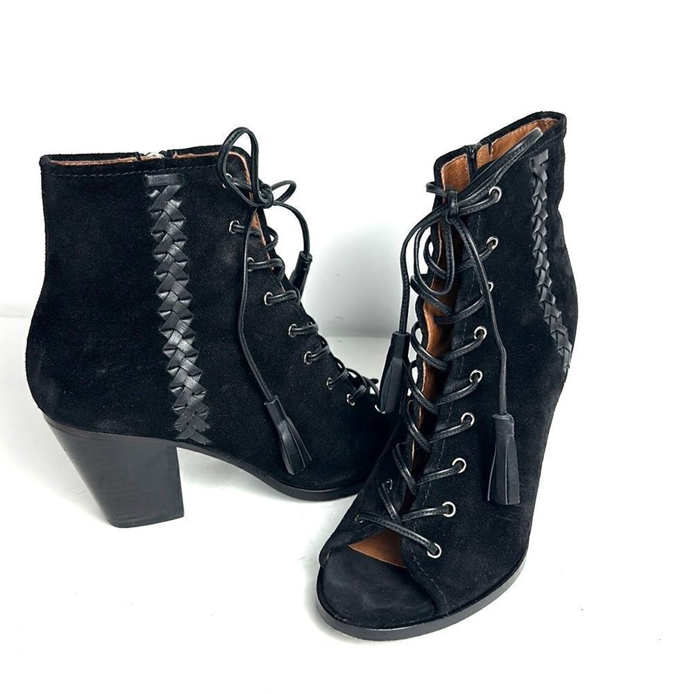 Frye Black Suede Leather Dani
Whipstitch Peep Toe Lace zip Booties block Heel 8